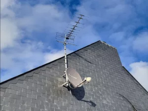 Charron Denis ANTENNES ET ANTENNES COLLECTIVES Img (2) 81